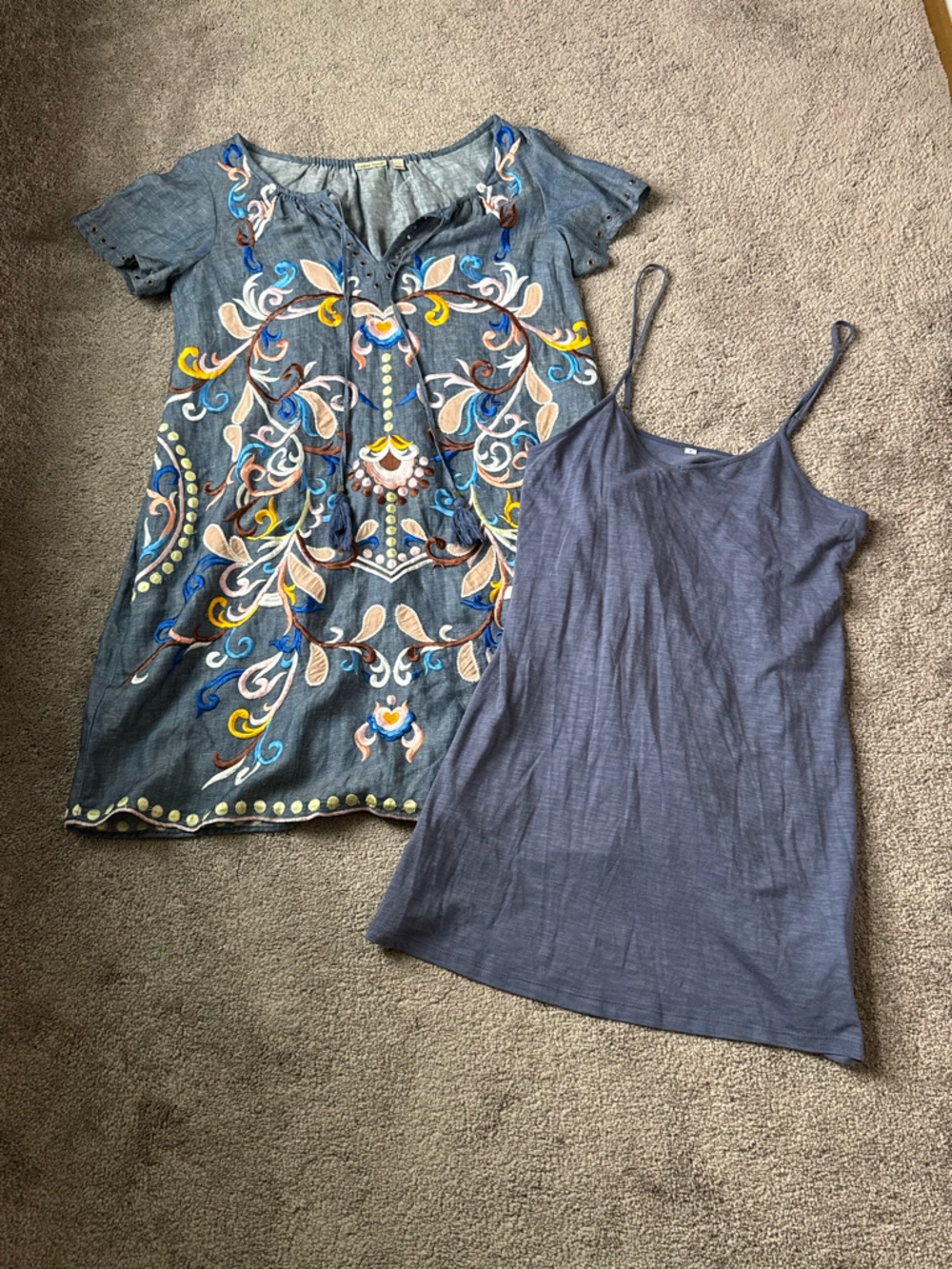 Holding Horses Embroidered Boho Tunic Dress Blue Floral Tassel SIZE 2 Cami Set
